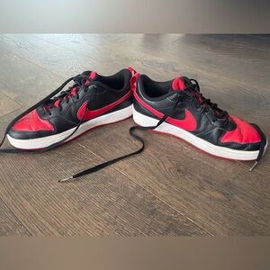 Nike Youth Boys' Court Borough Low - size 6